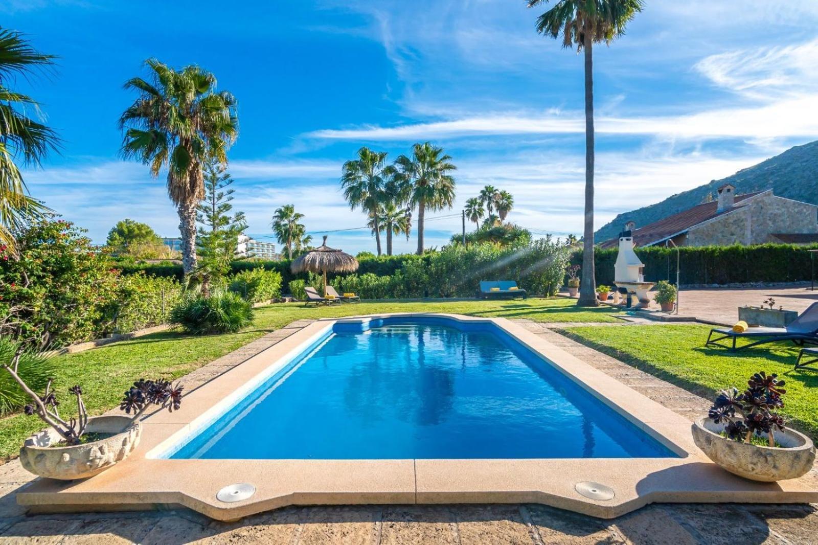 Pancho - Large Garden Holiday home